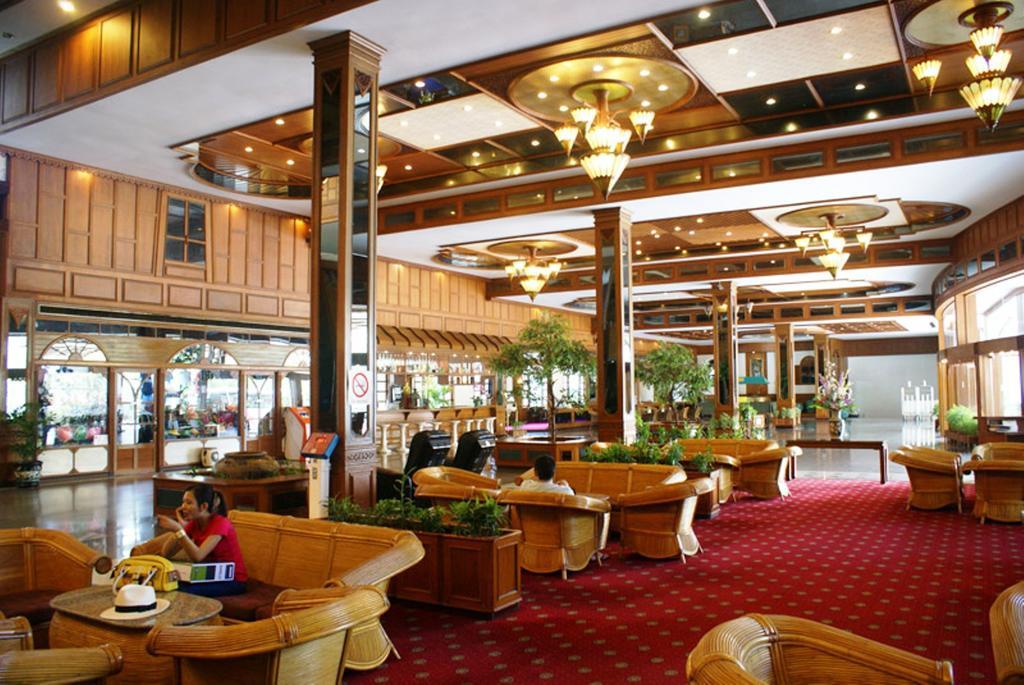 Royal Twins Palace Hotel Pattaya Exterior photo